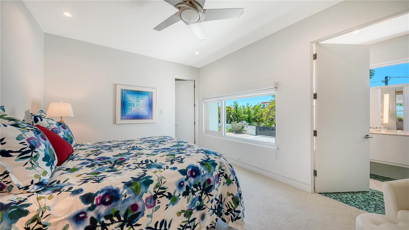 A4698159 Property Photo