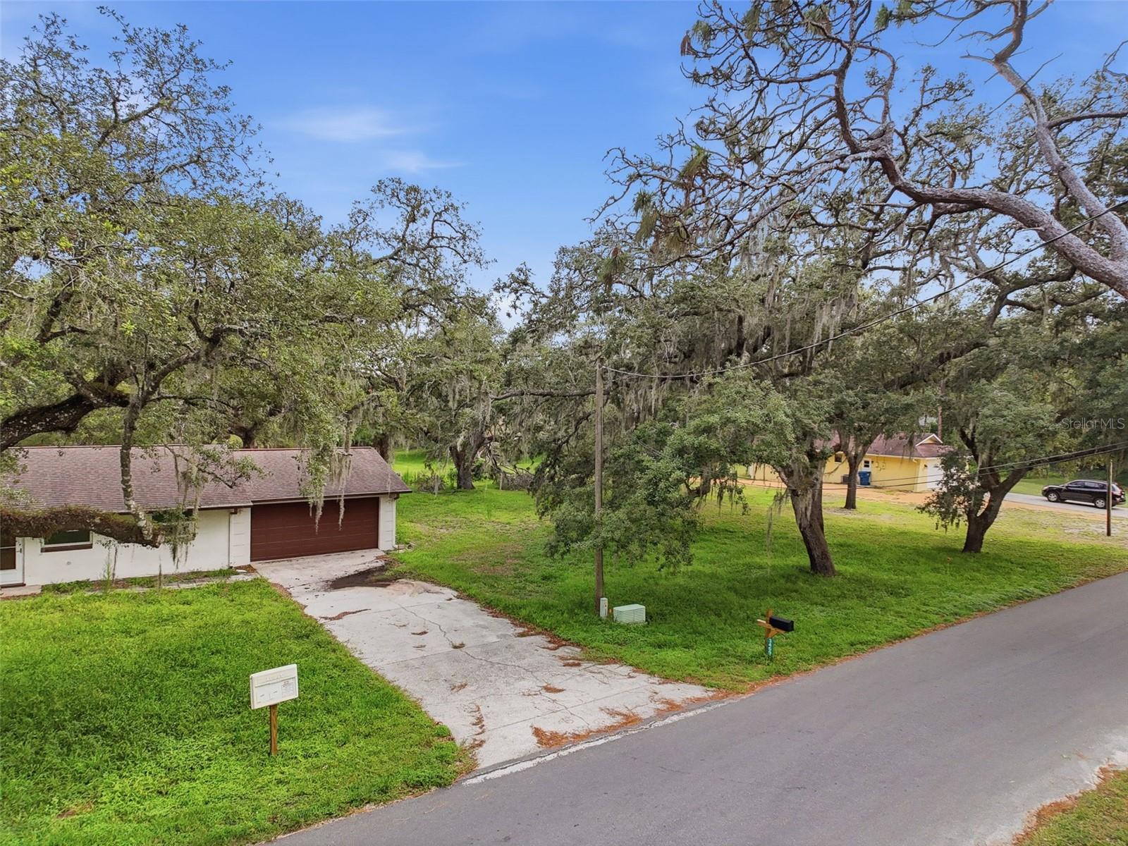 W7887109 Property Photo