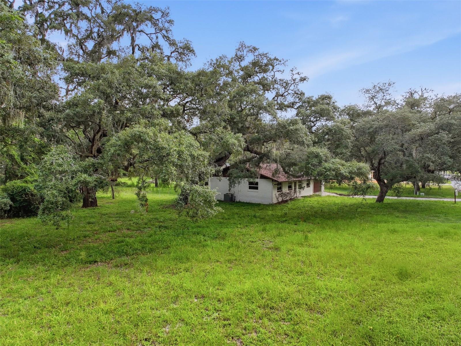 W7887109 Property Photo
