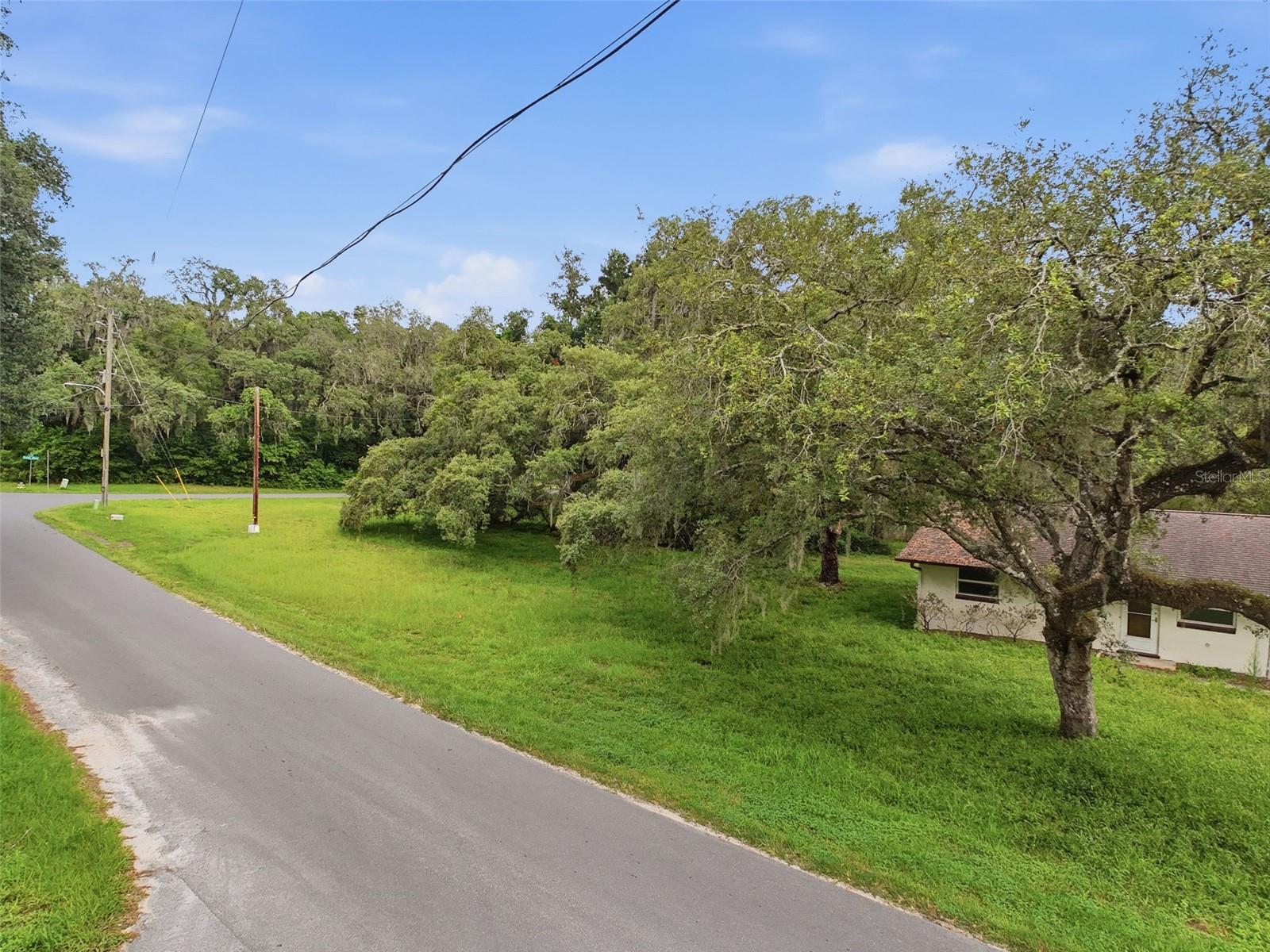 W7887109 Property Photo