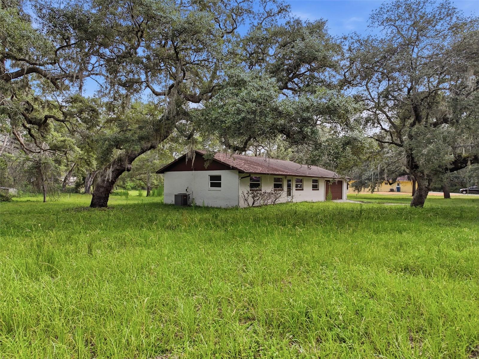 W7887109 Property Photo