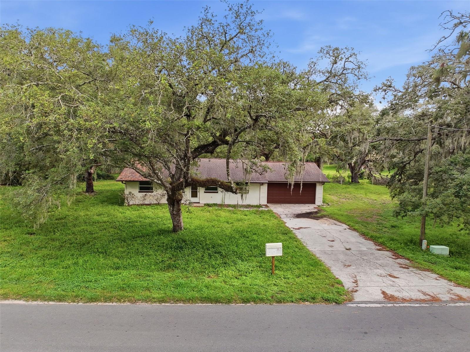 W7887109 Property Photo