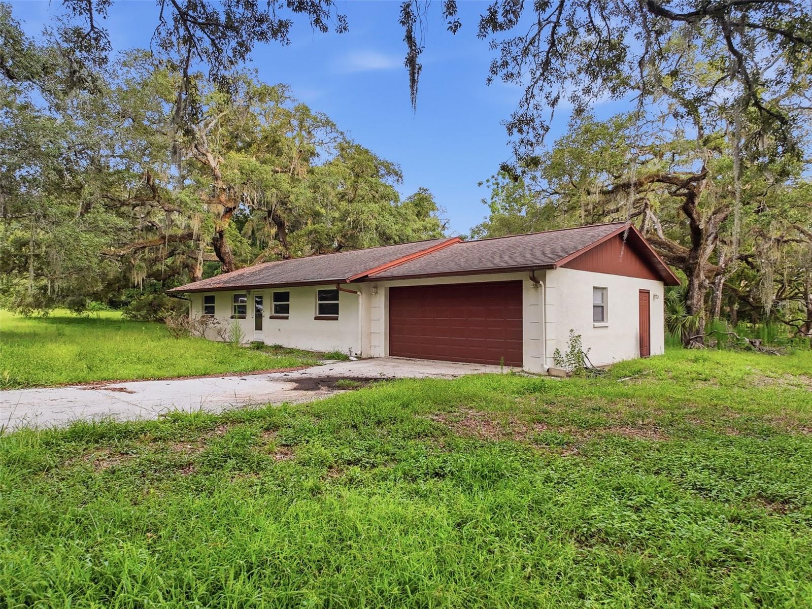 W7887109 Property Photo