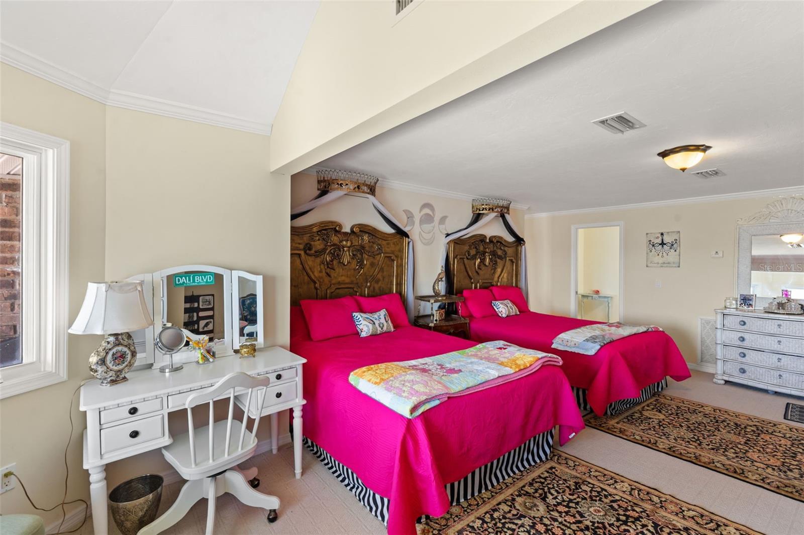 A4698309 Property Photo