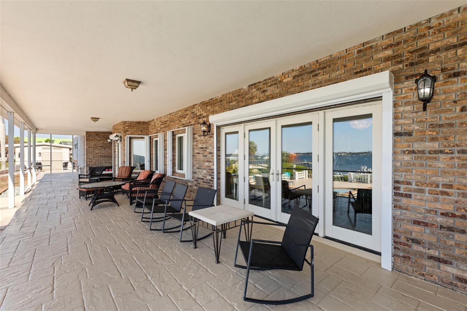 A4698309 Property Photo