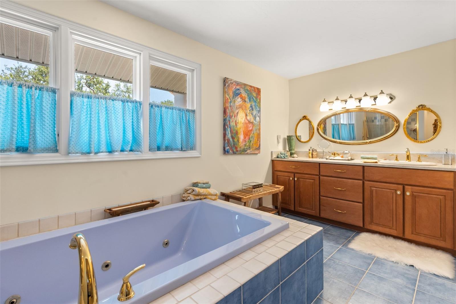 A4698309 Property Photo