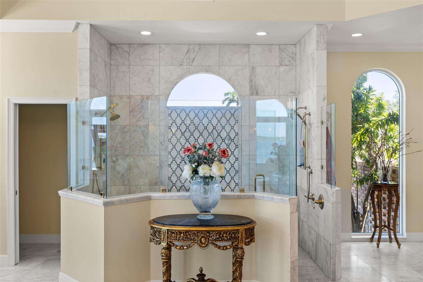 A4698309 Property Photo