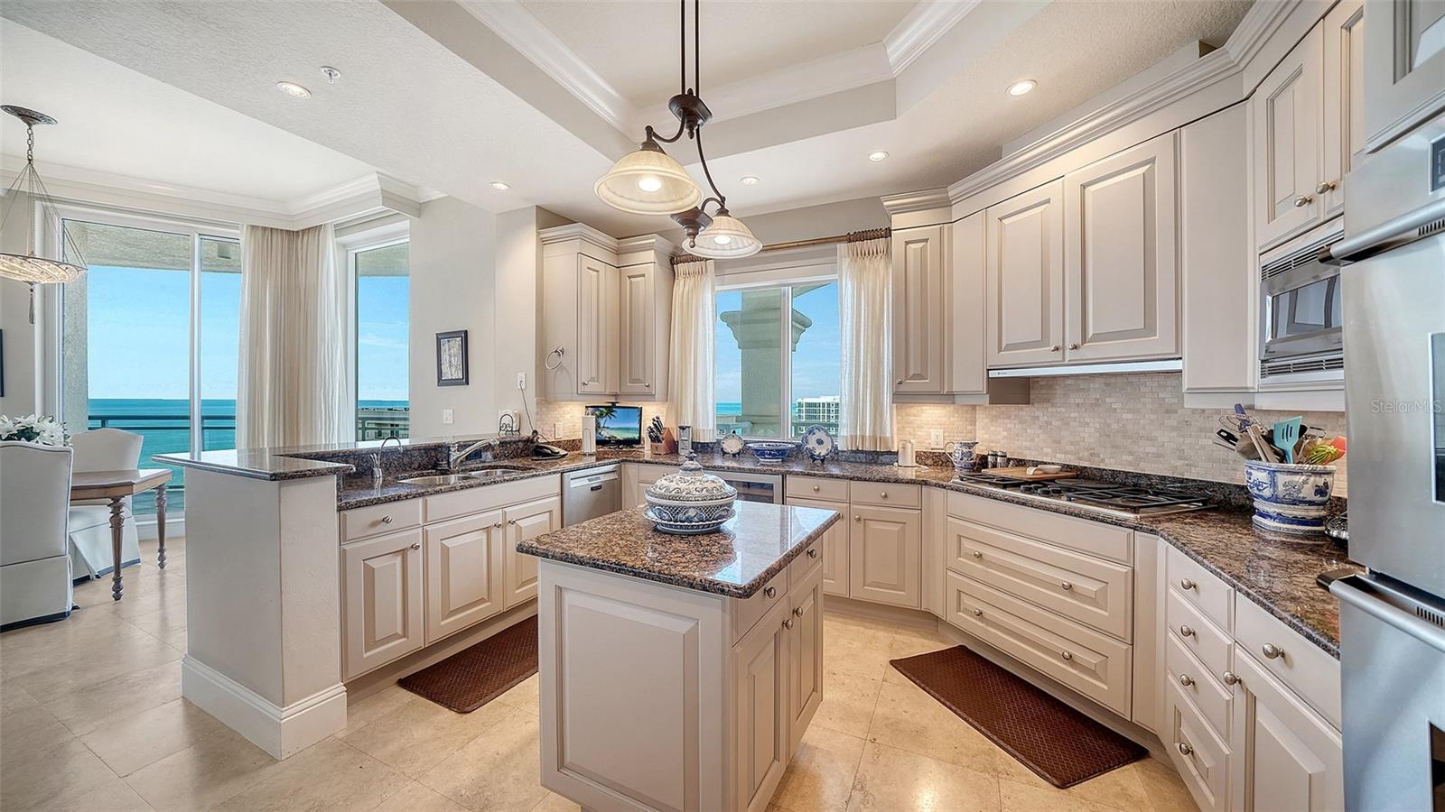 A4698333 Property Photo