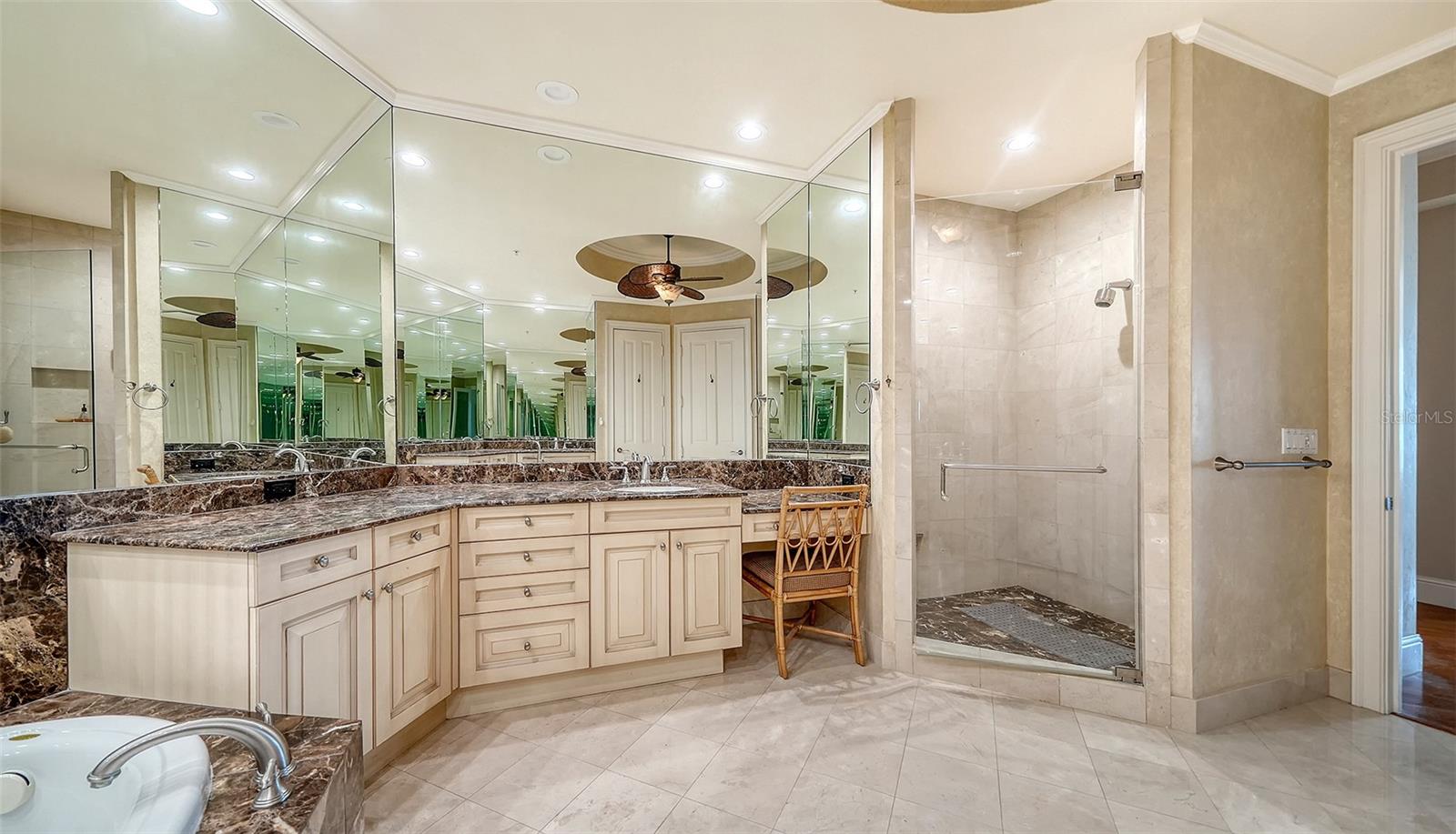A4698333 Property Photo