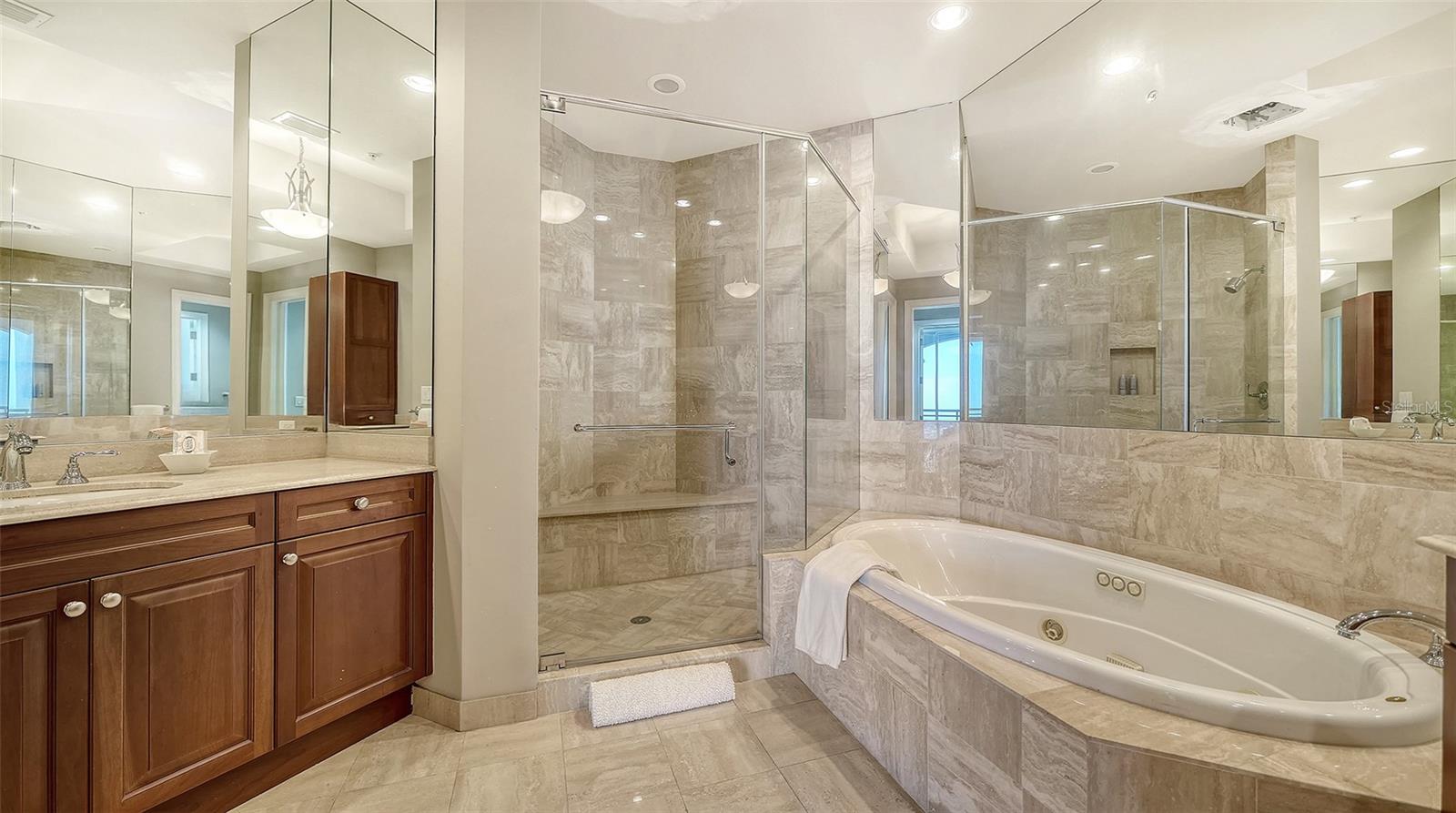 A4698333 Property Photo