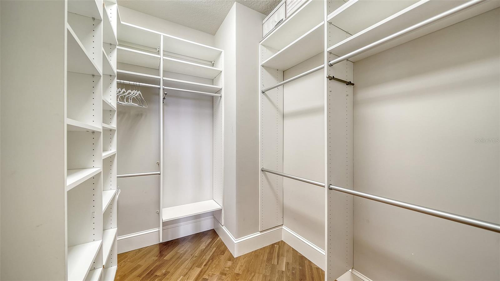 A4698333 Property Photo