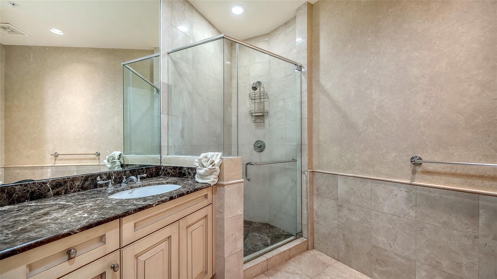 A4698333 Property Photo