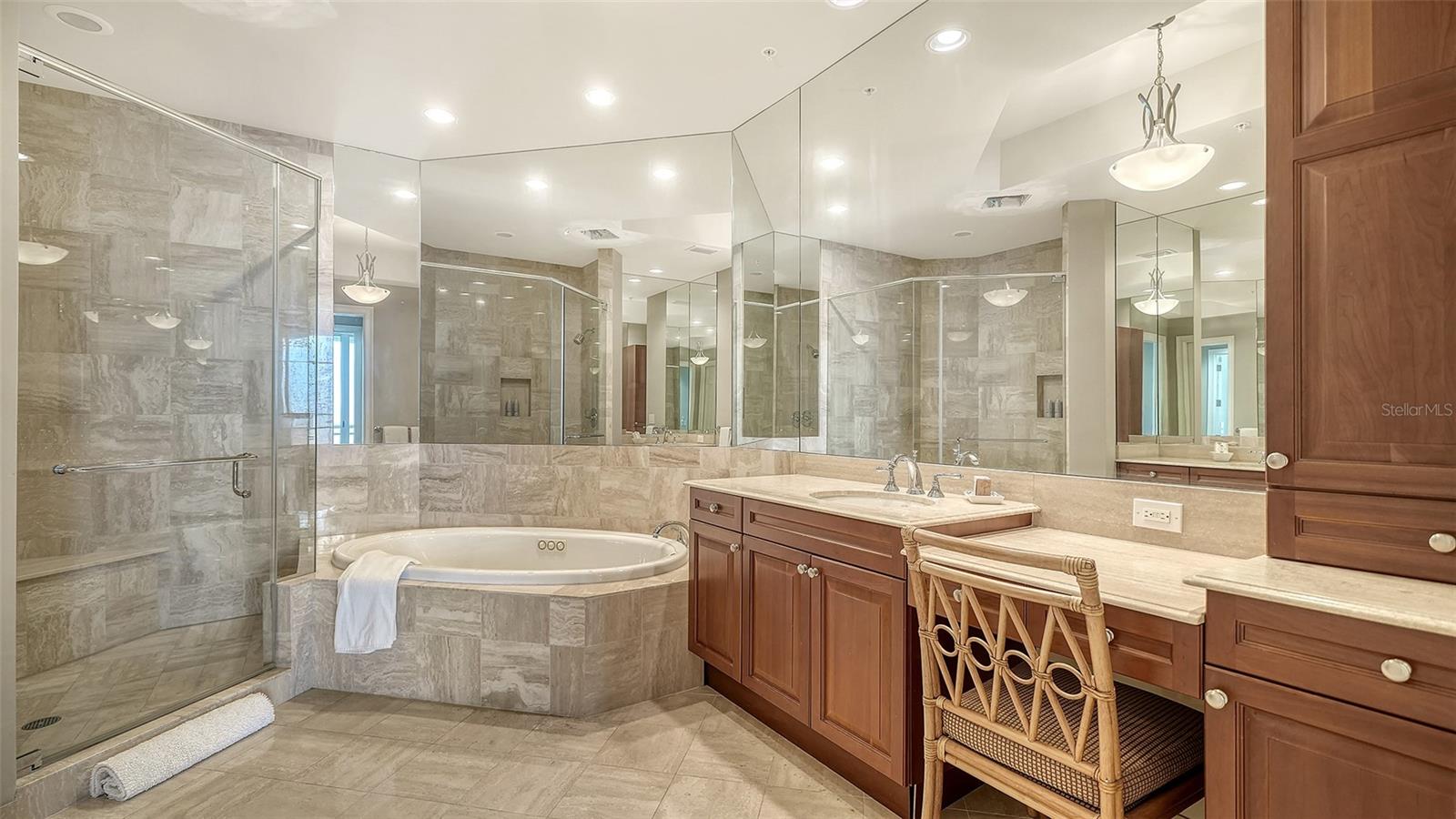 A4698333 Property Photo