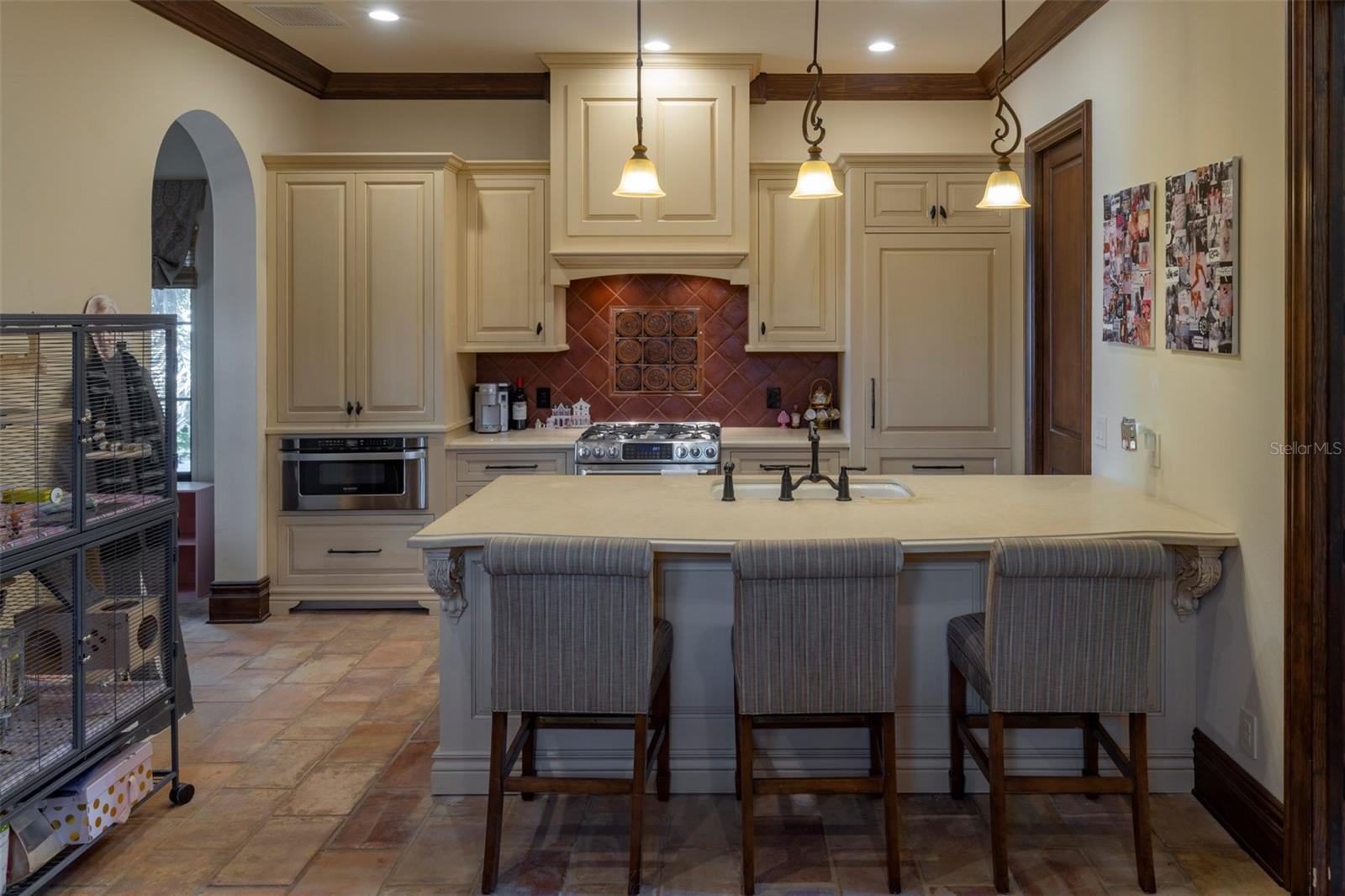O6421205 Property Photo