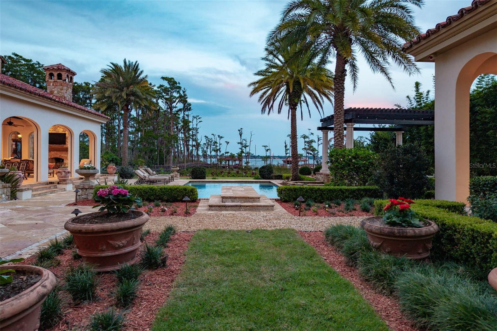 O6421205 Property Photo