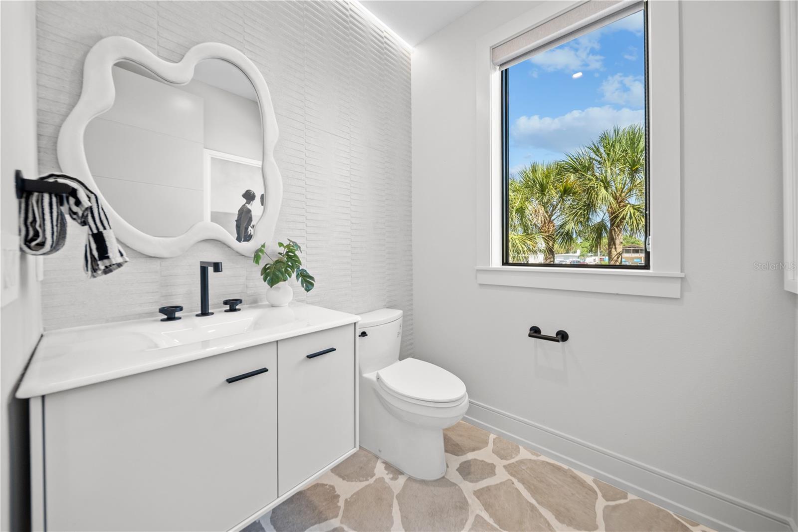 A4698723 Property Photo