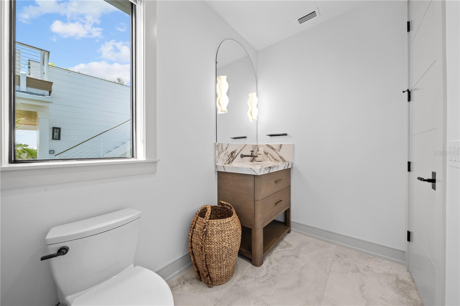 A4698723 Property Photo