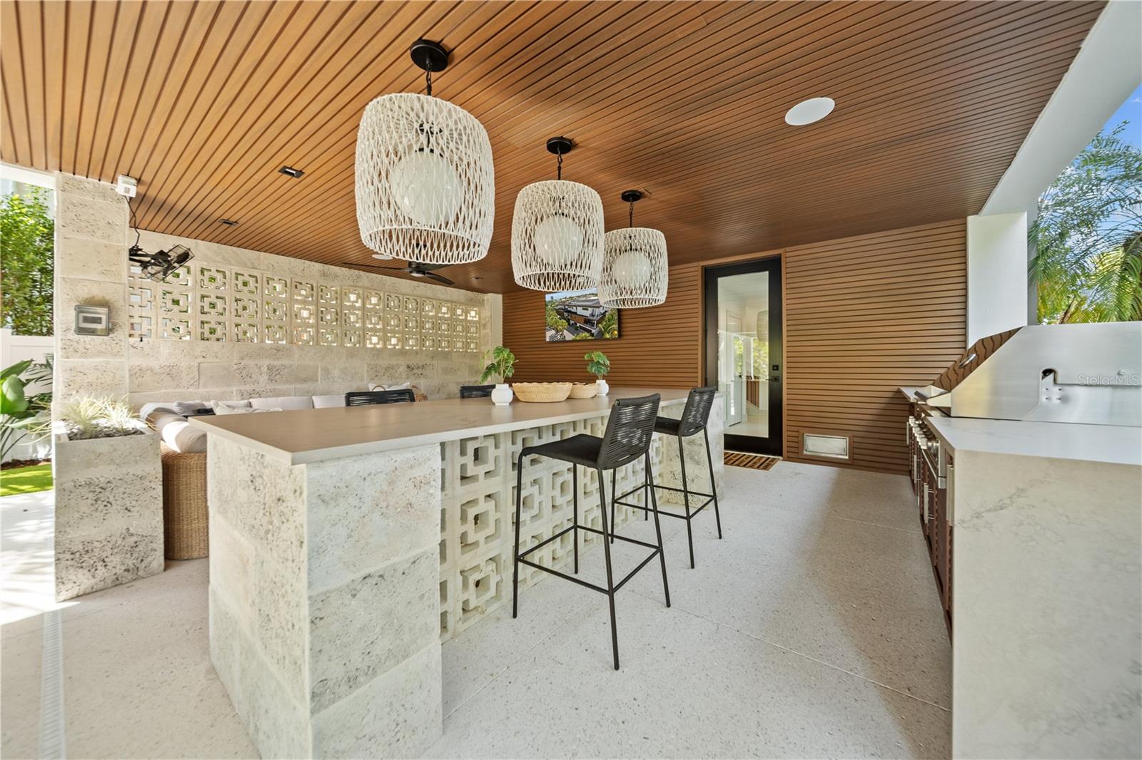 A4698723 Property Photo
