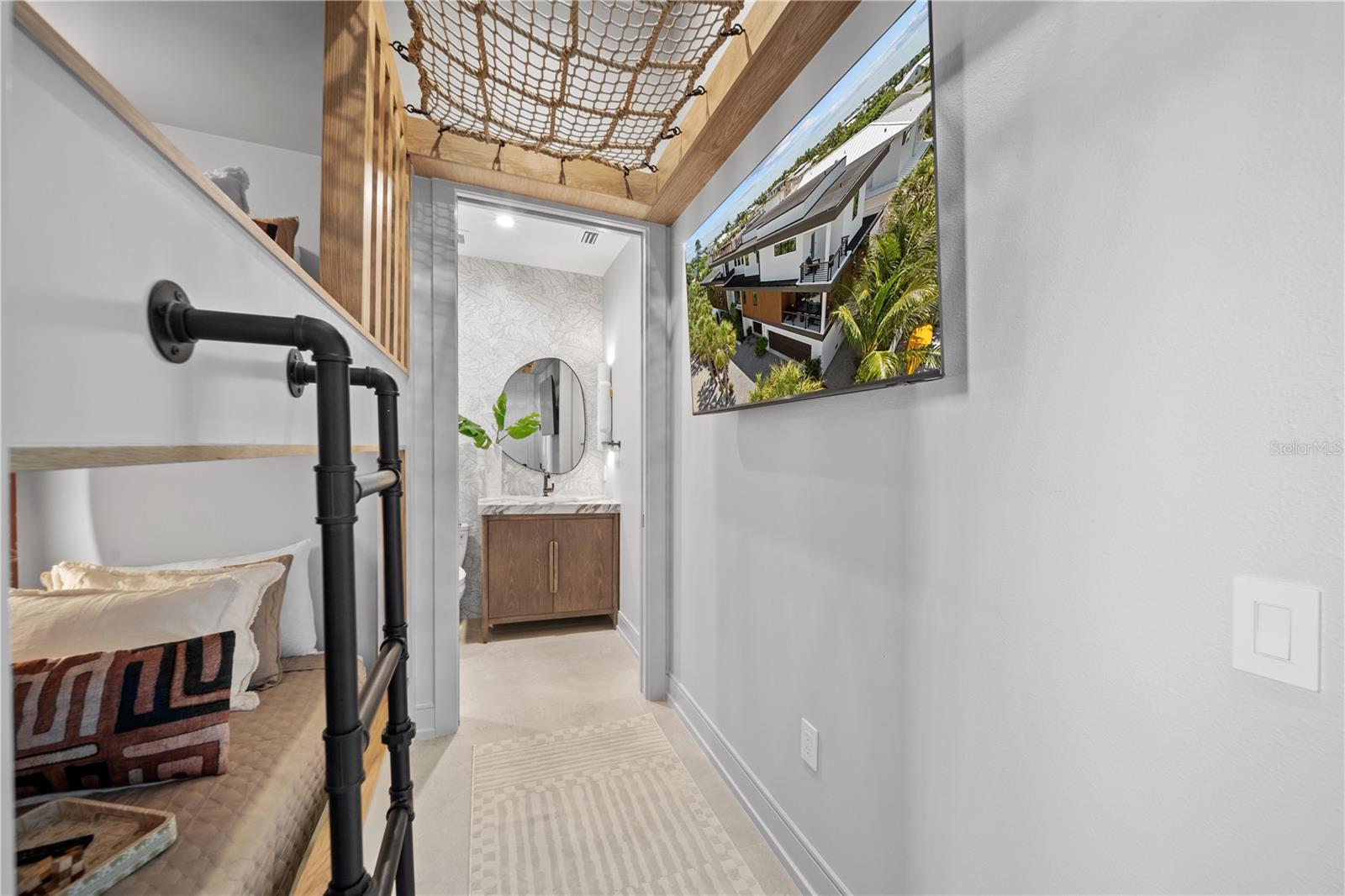 A4698723 Property Photo