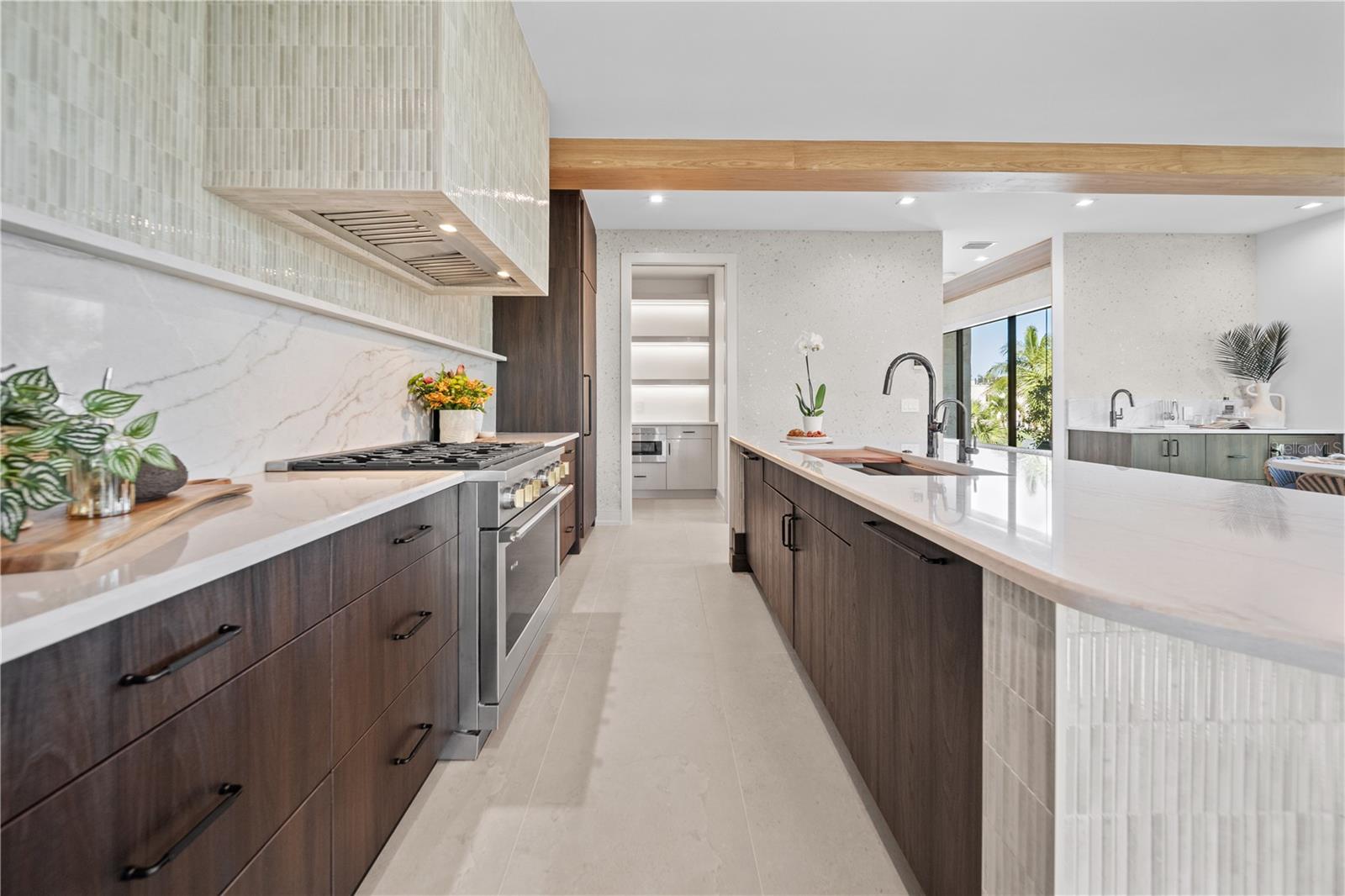 A4698723 Property Photo