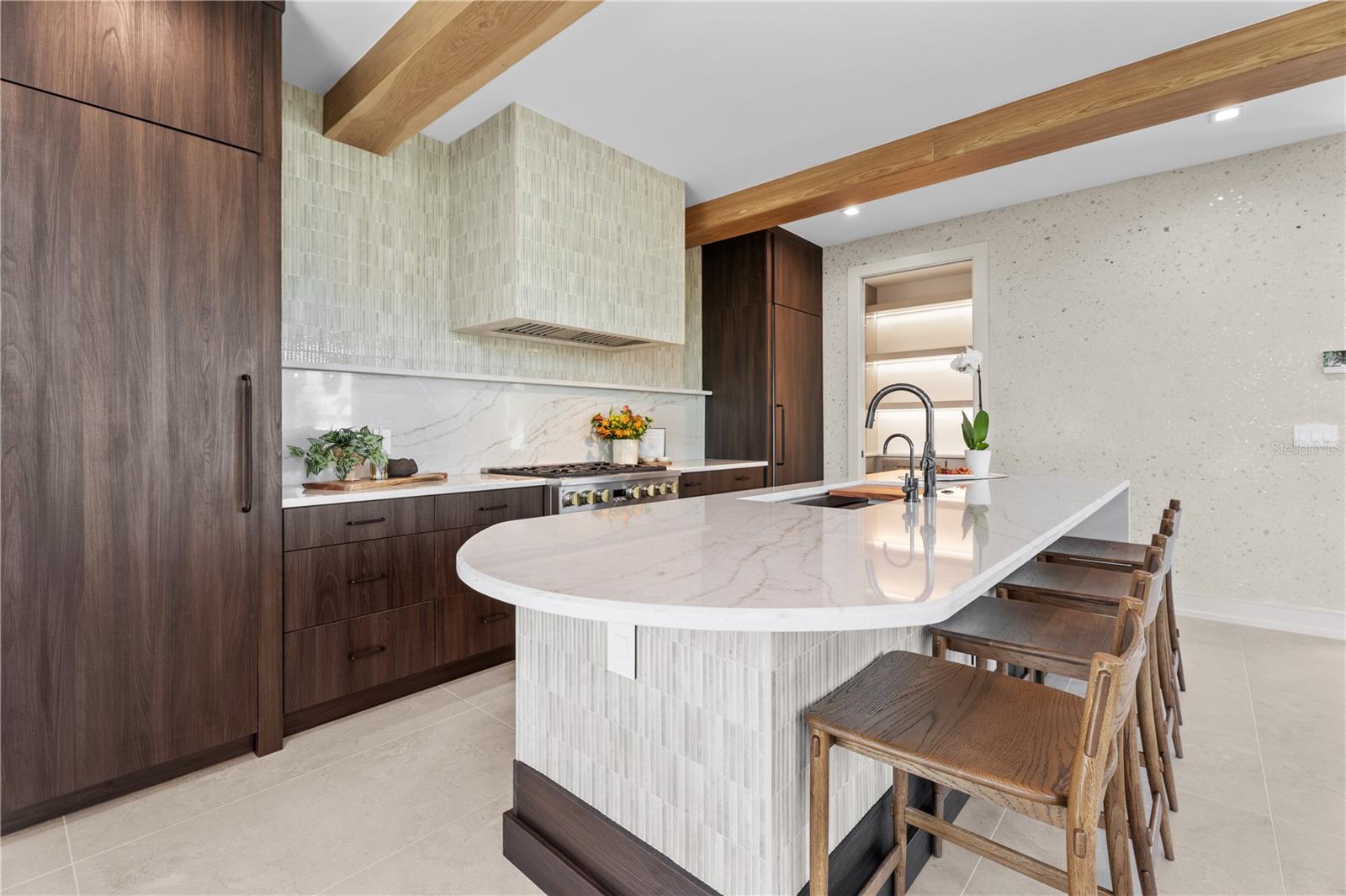 A4698723 Property Photo