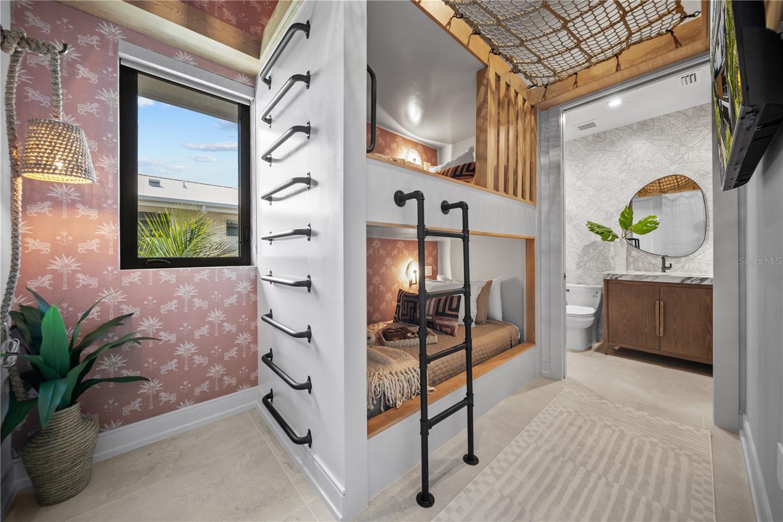A4698723 Property Photo