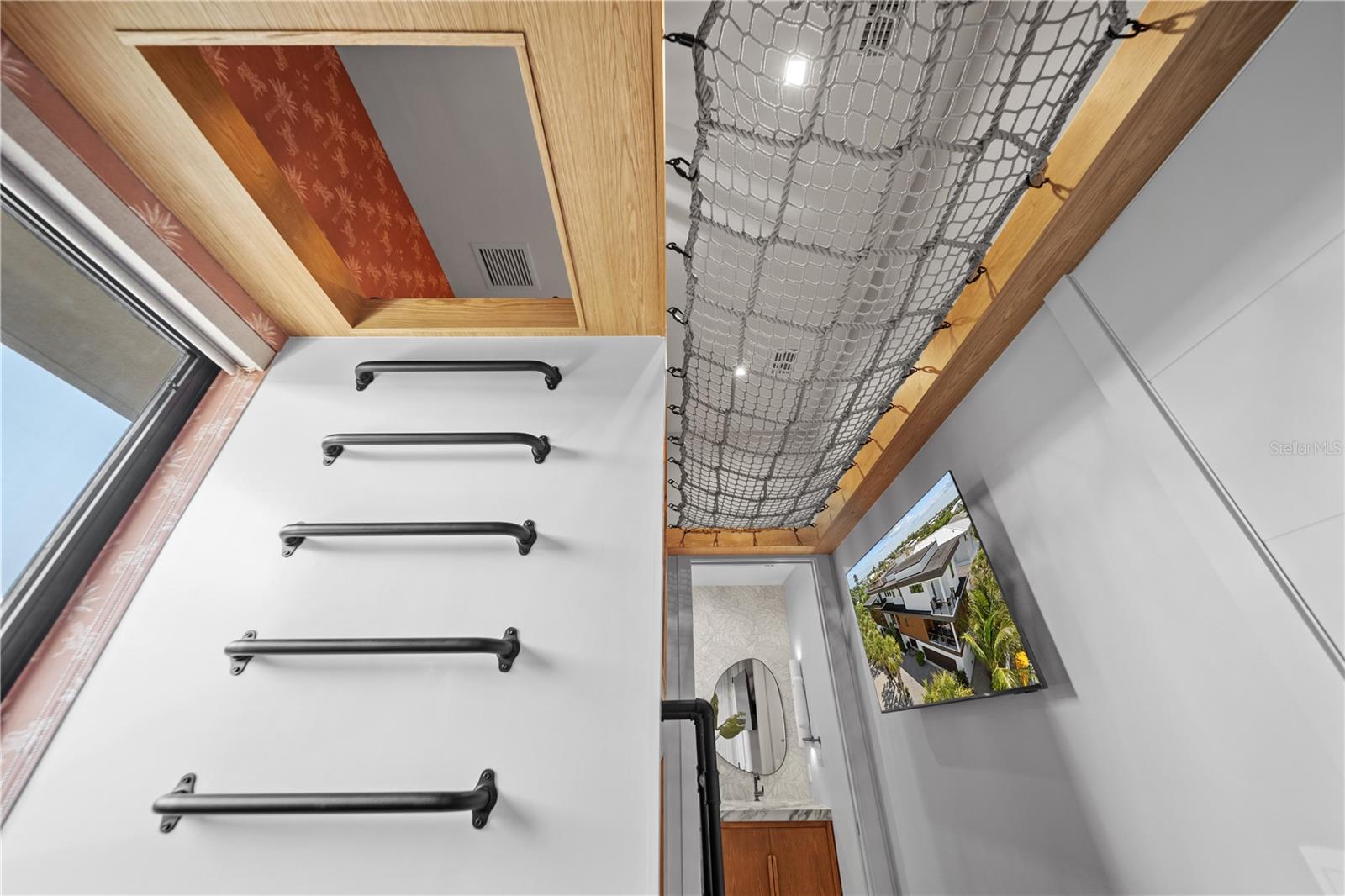 A4698723 Property Photo