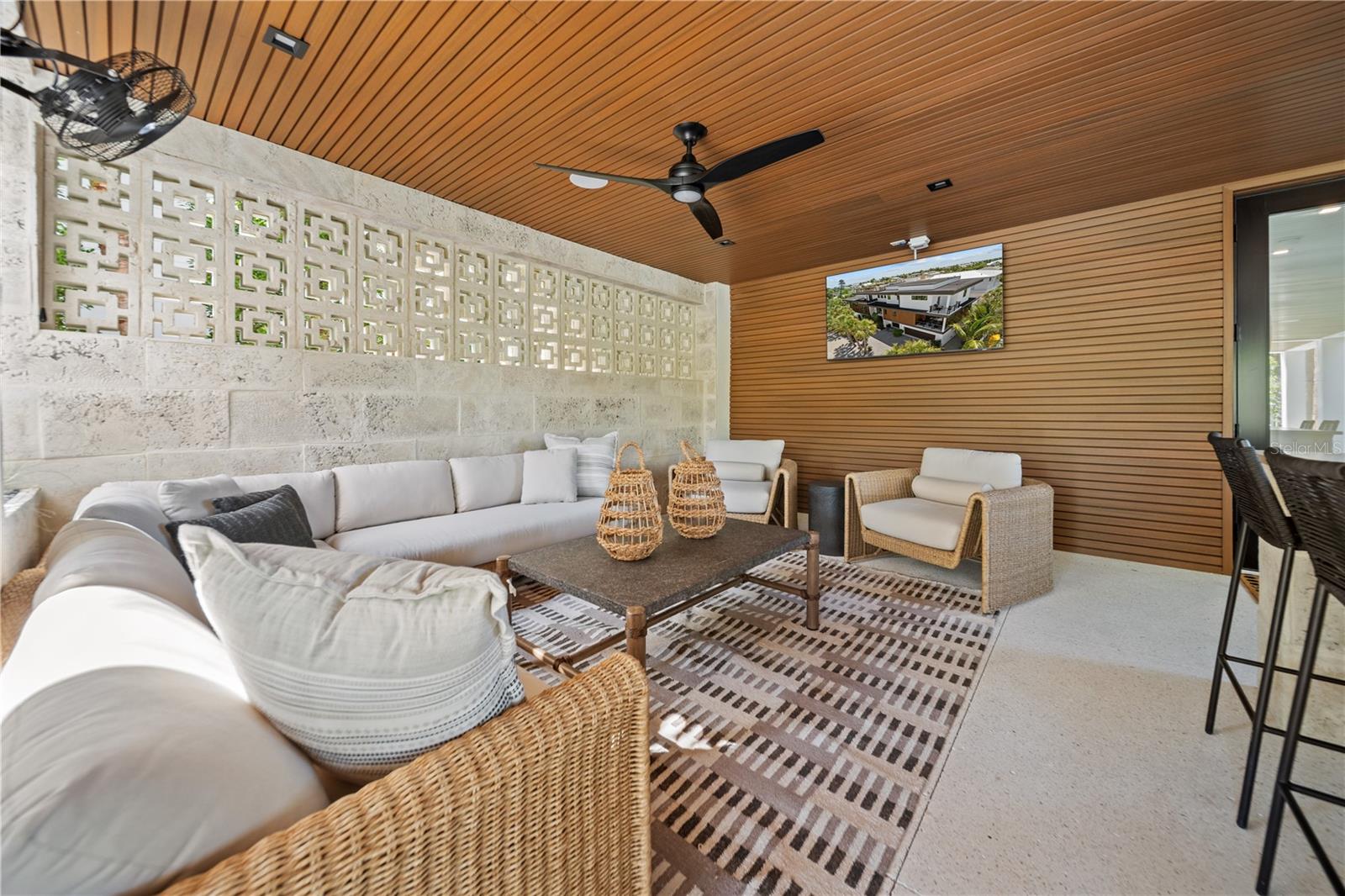 A4698723 Property Photo