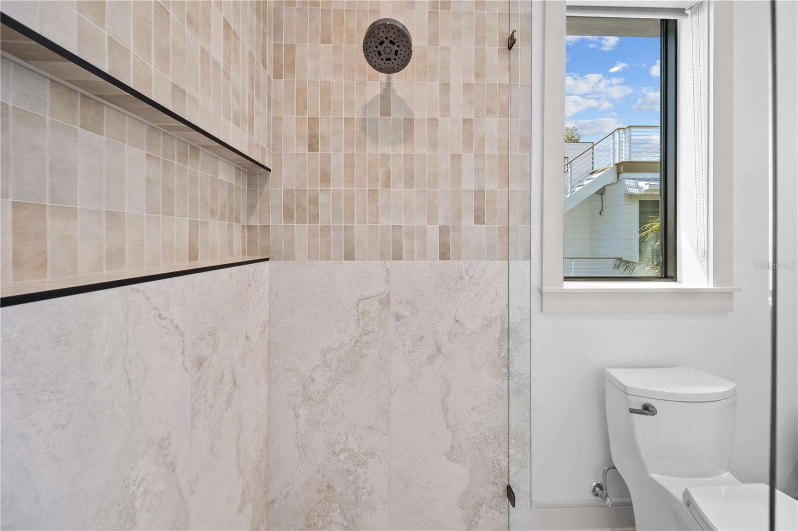 A4698723 Property Photo