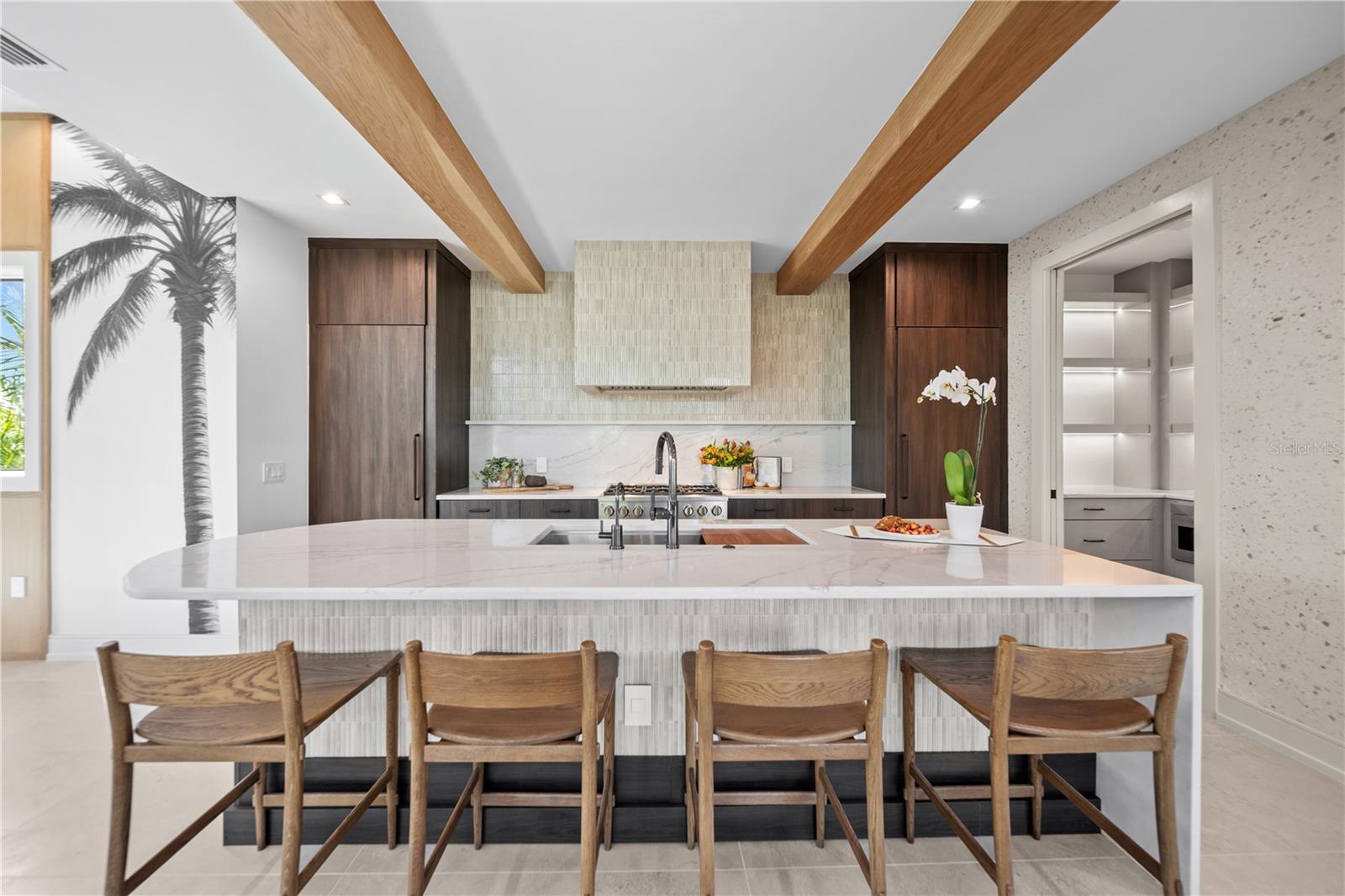 A4698723 Property Photo