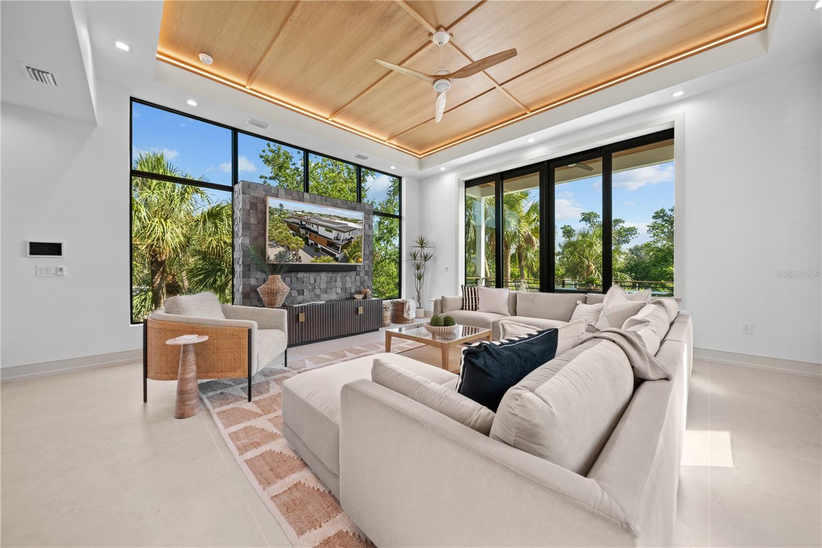 A4698723 Property Photo