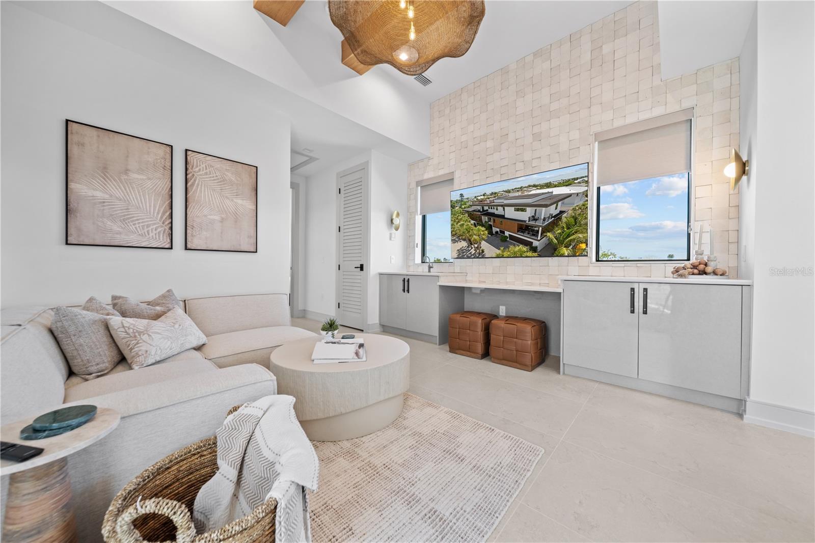 A4698723 Property Photo