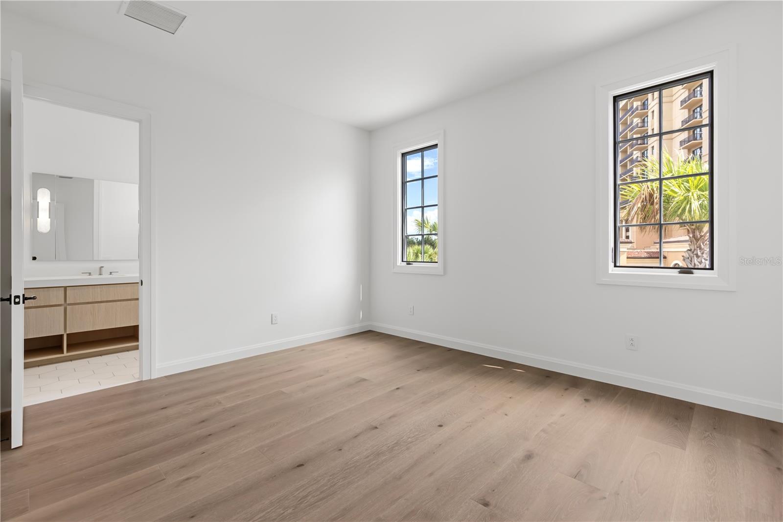 O6421879 Property Photo