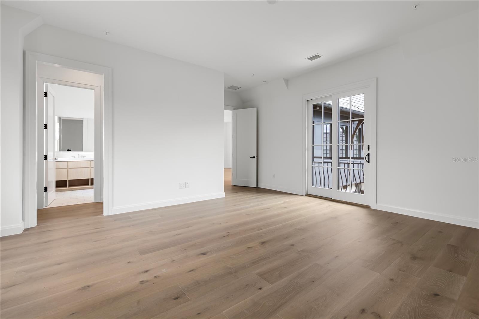 O6421879 Property Photo