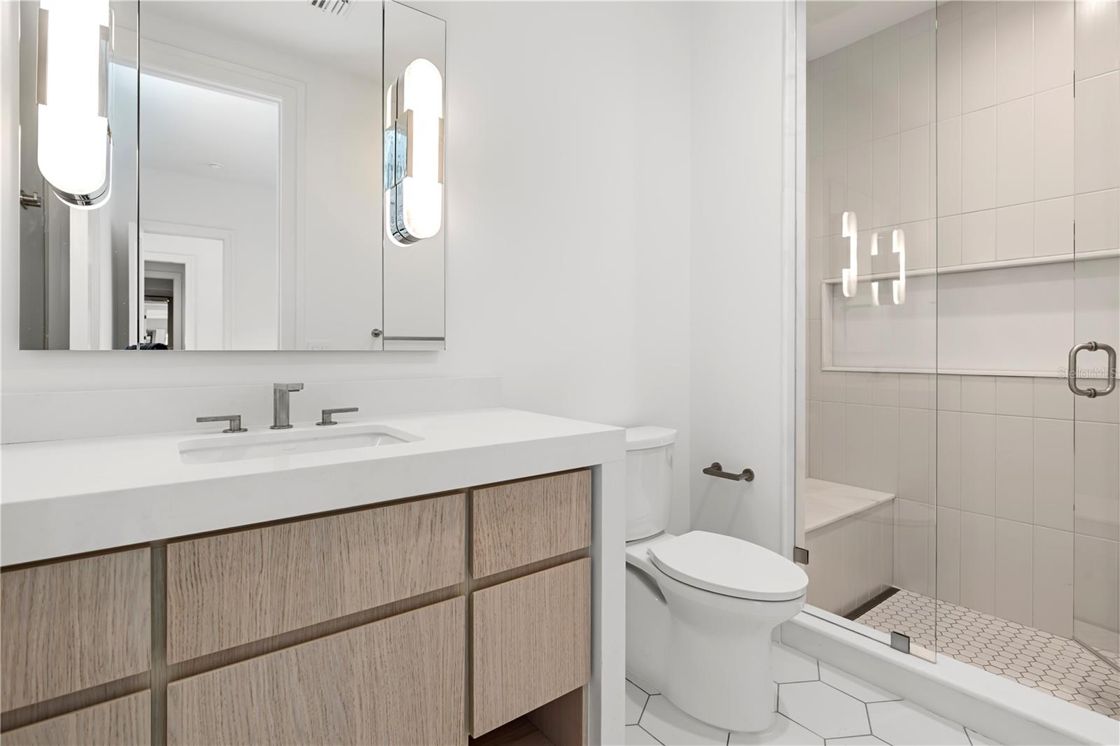 O6421879 Property Photo