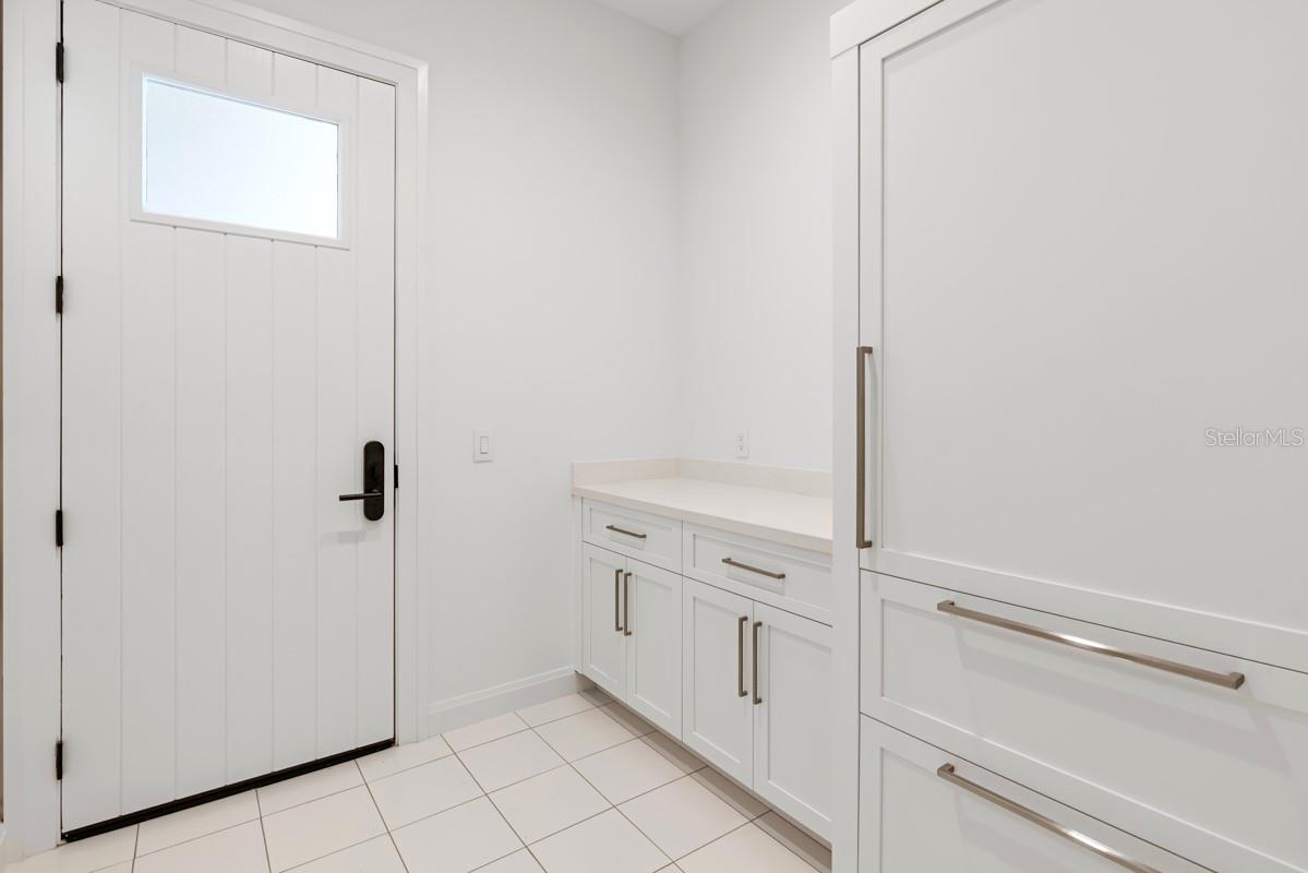 O6421885 Property Photo