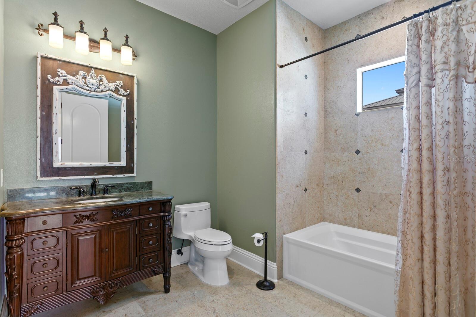 TB8525711 Property Photo