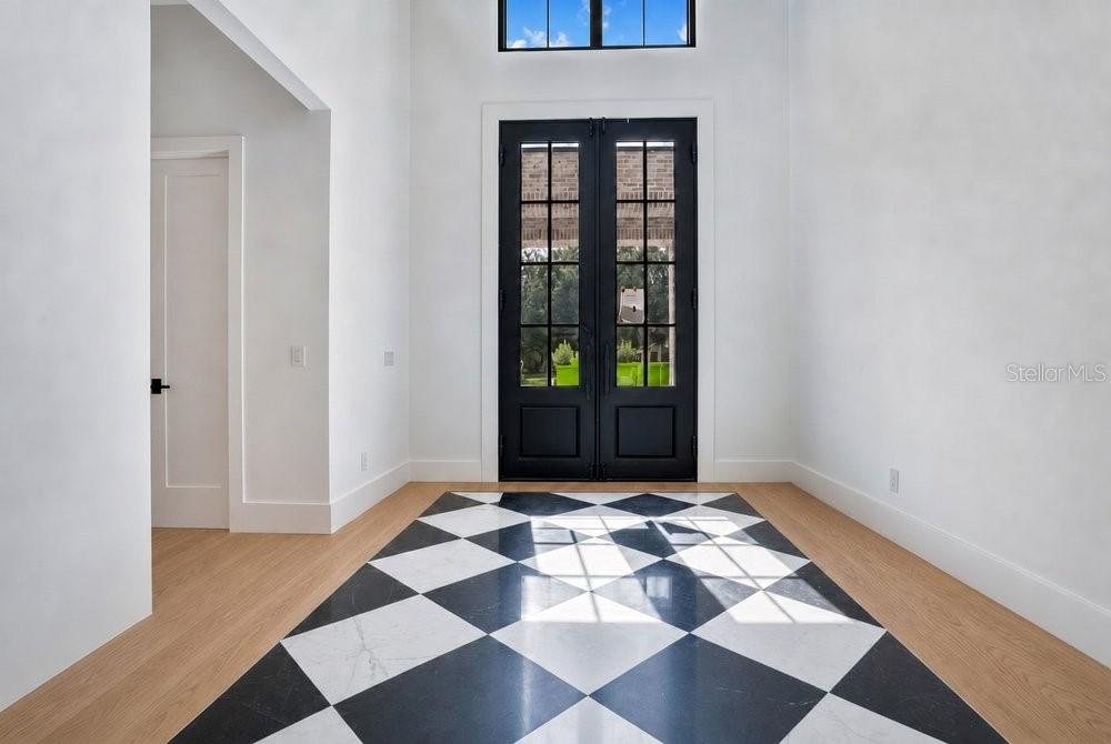 O6422852 Property Photo