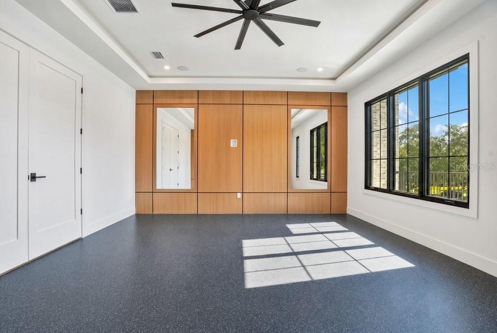 O6422852 Property Photo