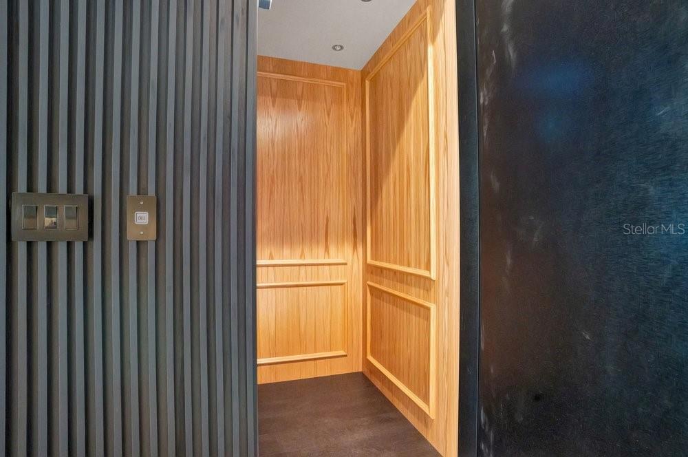 O6422852 Property Photo
