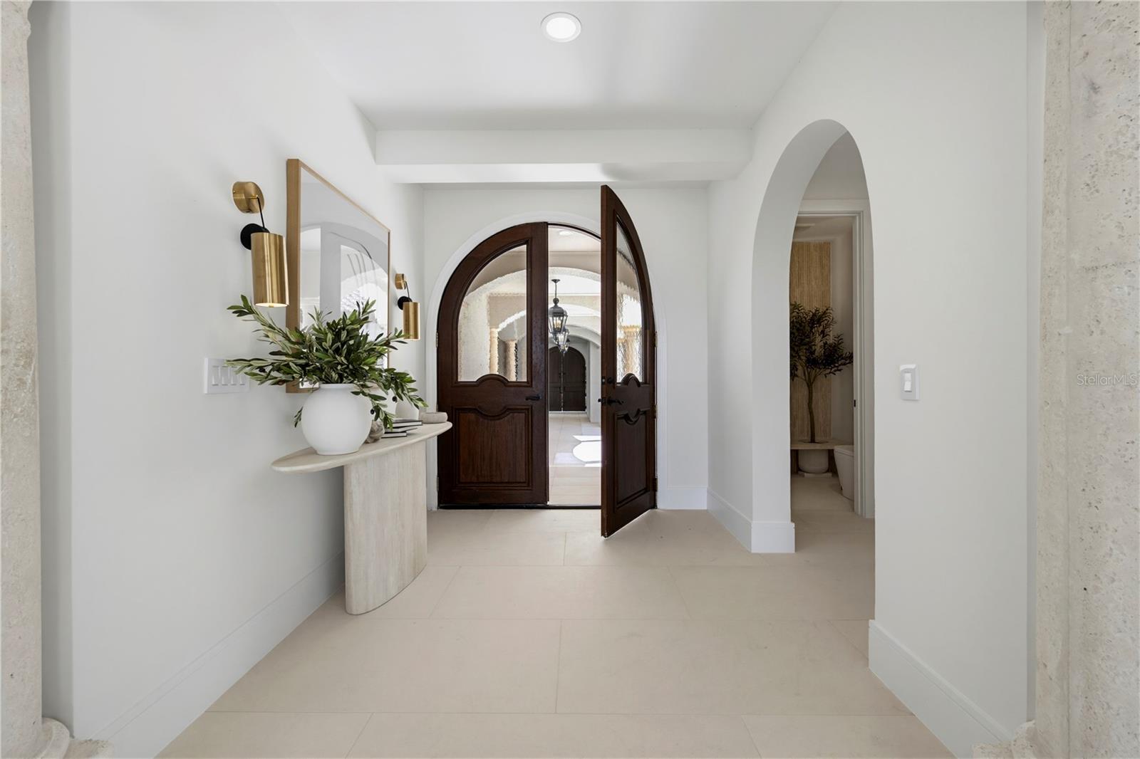 O6422976 Property Photo