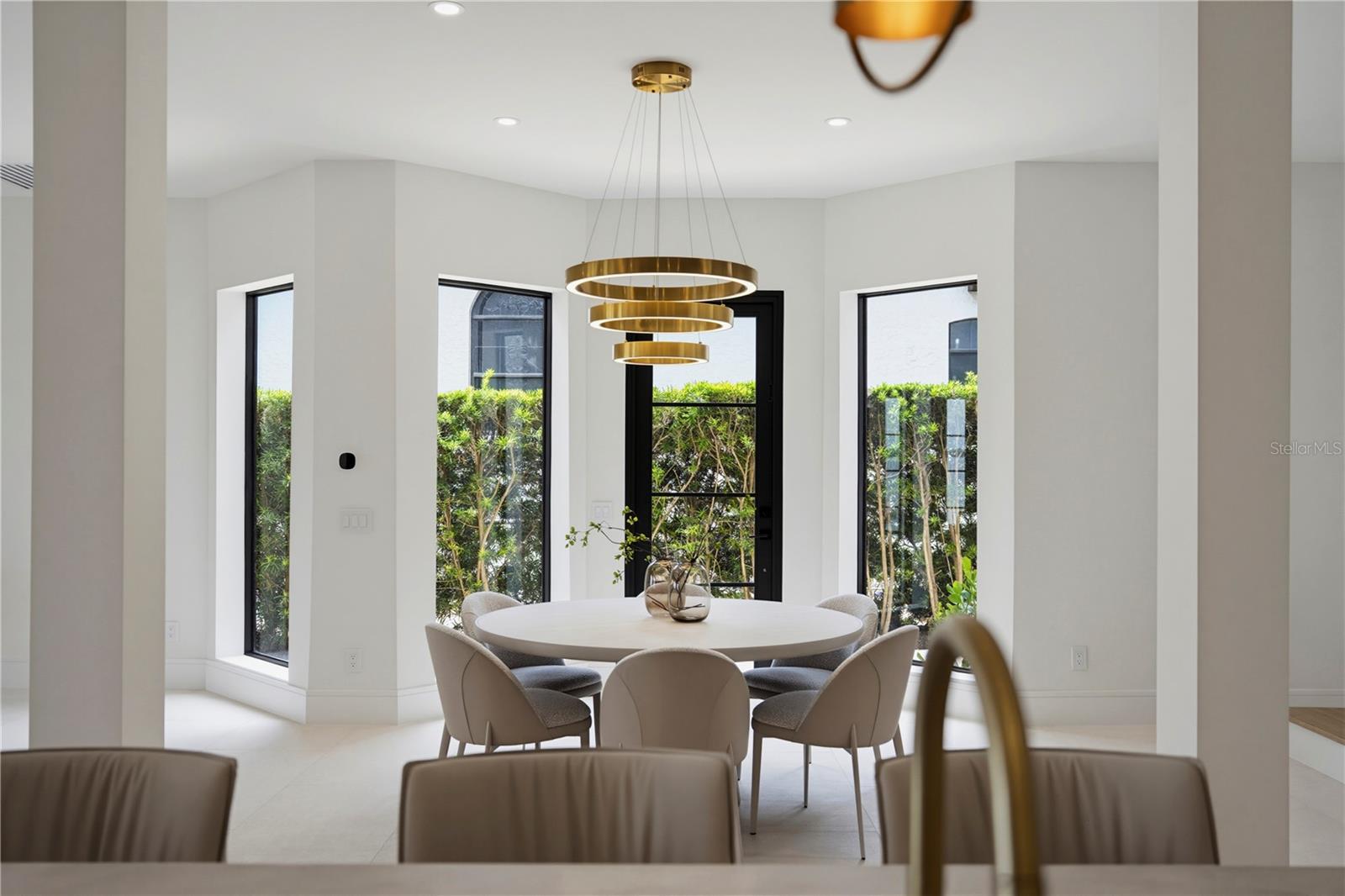 O6422976 Property Photo
