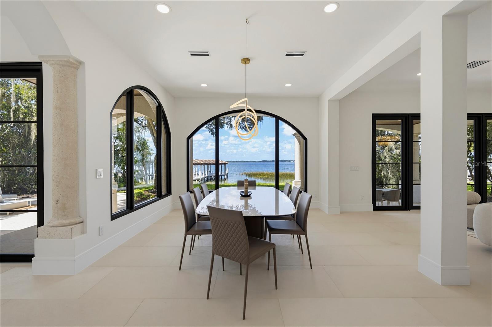 O6422976 Property Photo