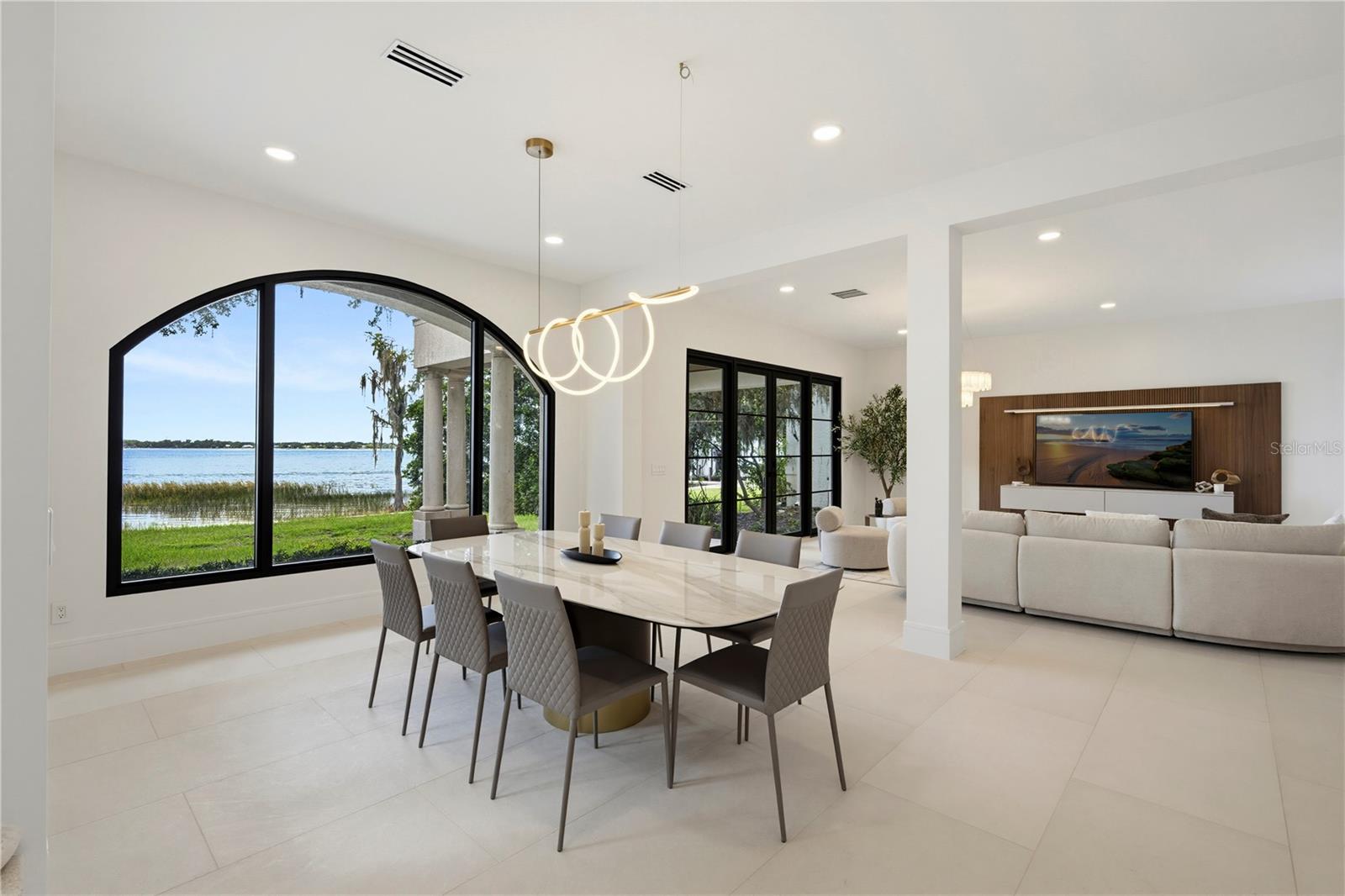 O6422976 Property Photo