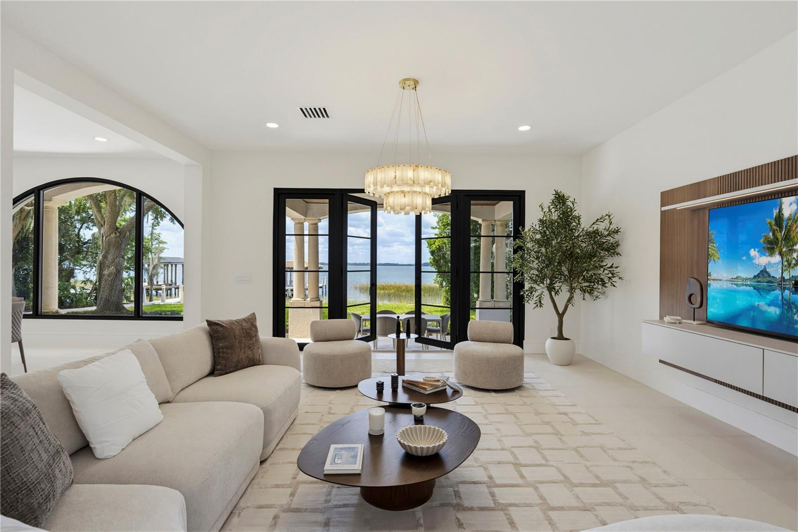 O6422976 Property Photo