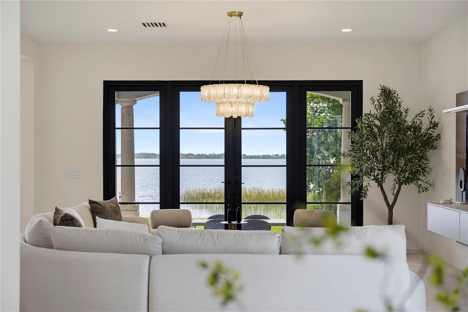 O6422976 Property Photo
