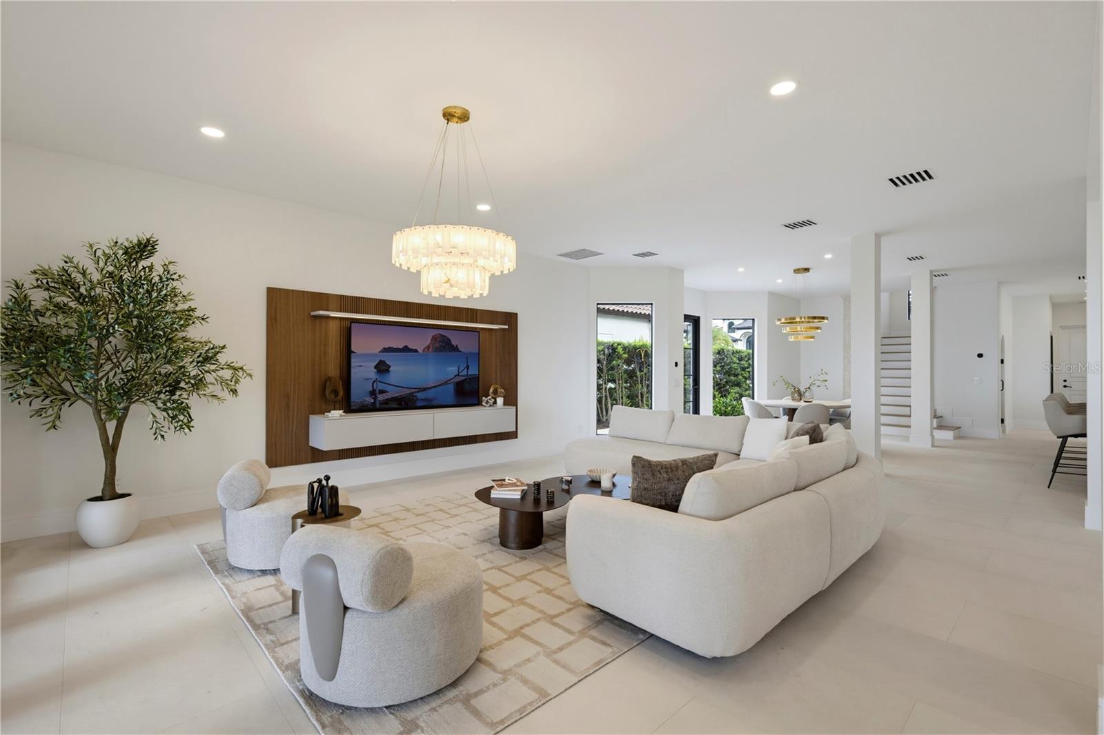 O6422976 Property Photo