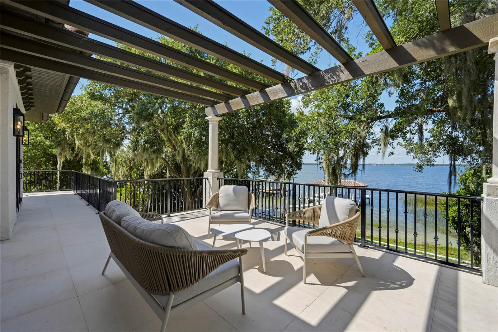 O6422976 Property Photo