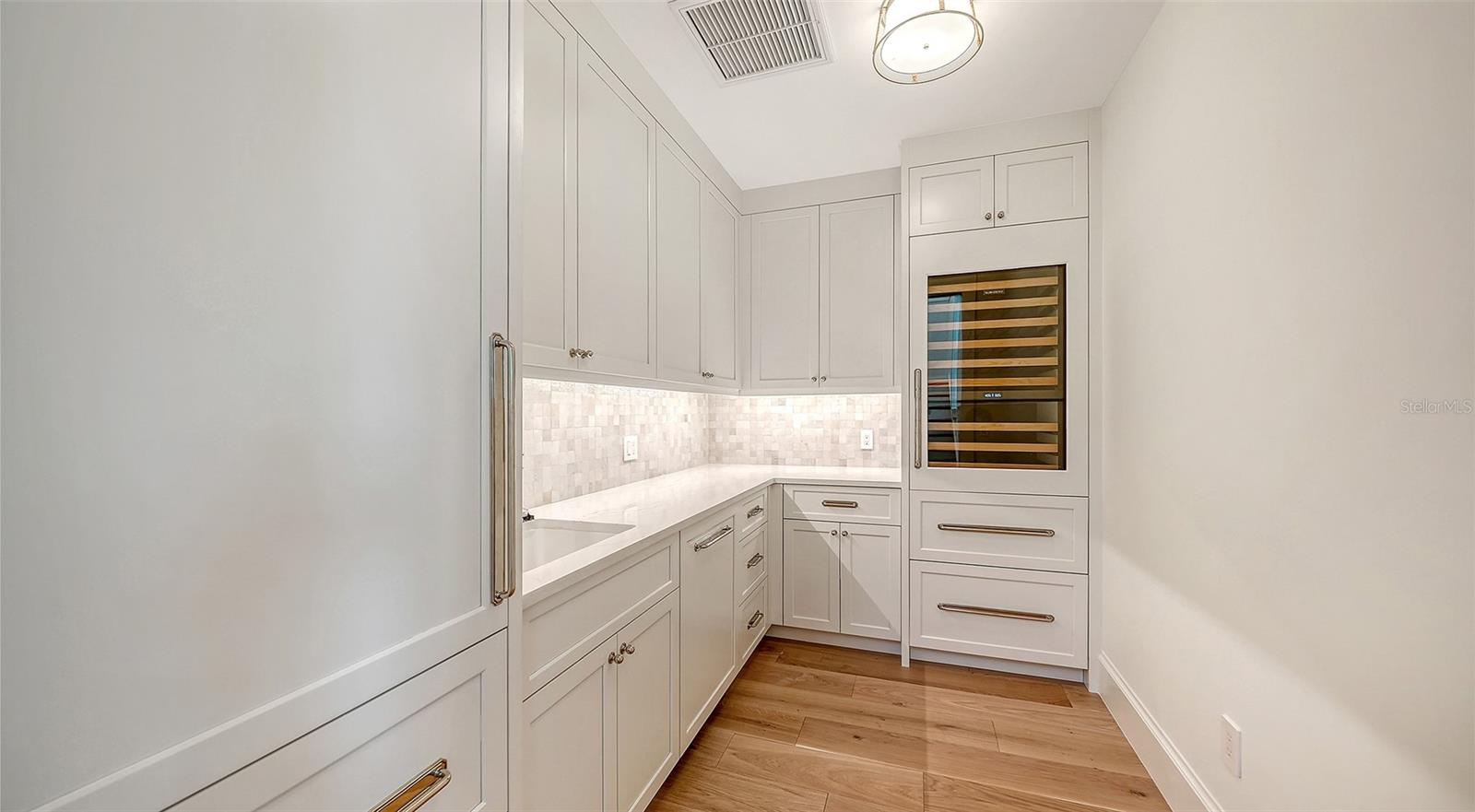 A4699408 Property Photo