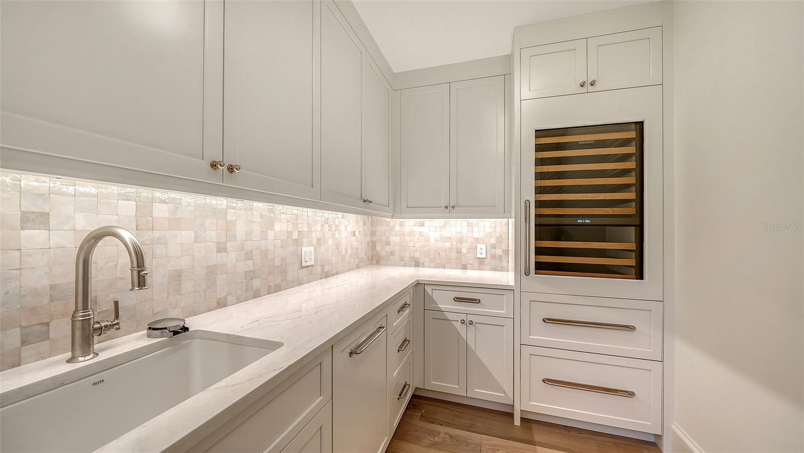 A4699408 Property Photo
